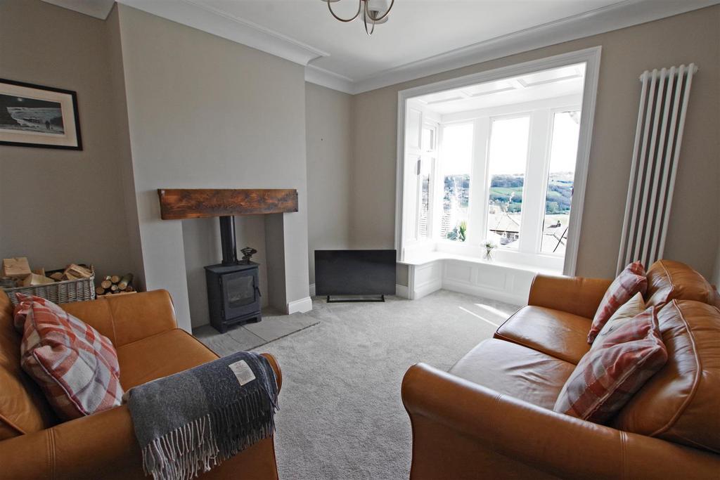 Sunnybank Road, Greetland 4 bed semidetached house £325,000