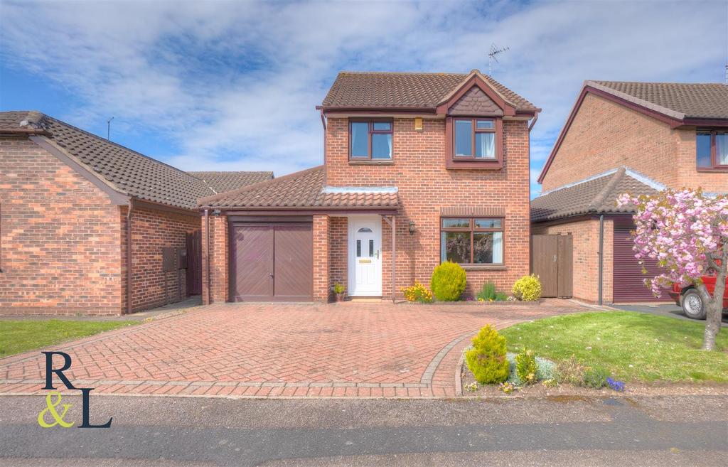 Cranberry Close, West Bridgford, Nottingham 3 bed detached house for