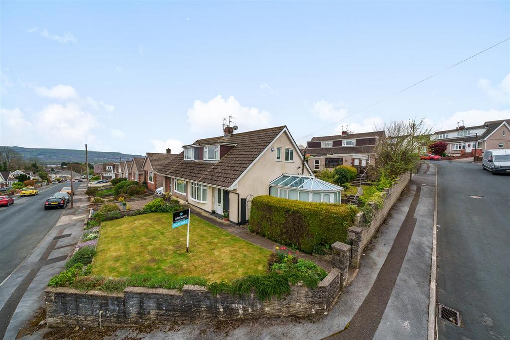 Camellia Drive, Morriston, Swansea 2 bed semidetached bungalow £190,000