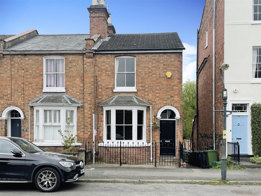 Leam Terrace, Leamington Spa 2 bed end of terrace house for sale £350,000