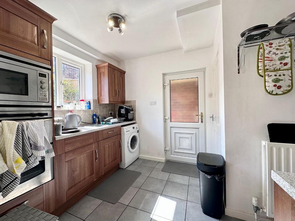 Kitchen 1.jpg