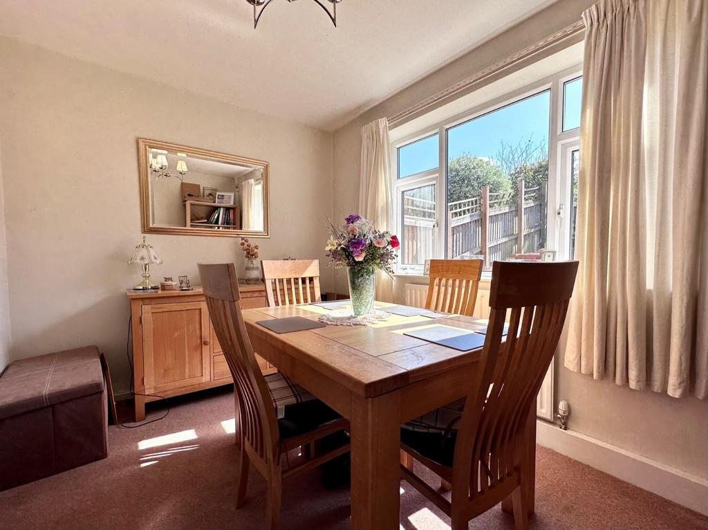 Maylea Drive, Otley, LS21 3 bed semidetached house £244,950