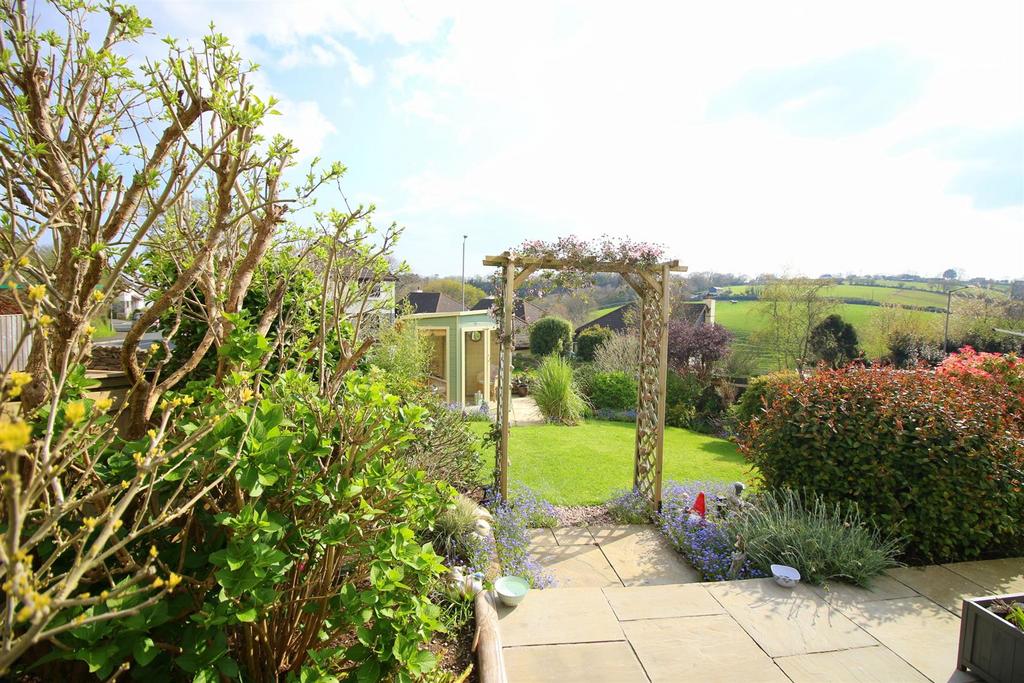 The Speares, Latchbrook, Saltash 3 bed terraced house £290,000