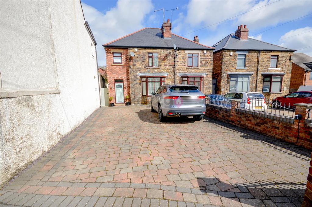 Mosborough Moor, Mosborough, Sheffield, S20 3 bed semidetached house