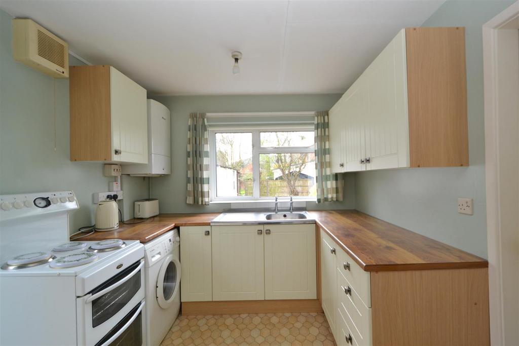 Summerfield Road, Malvern 3 bed semidetached house £300,000
