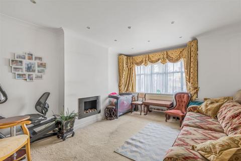 21 Eversley Crescent, Isleworth, TW7 4LR
