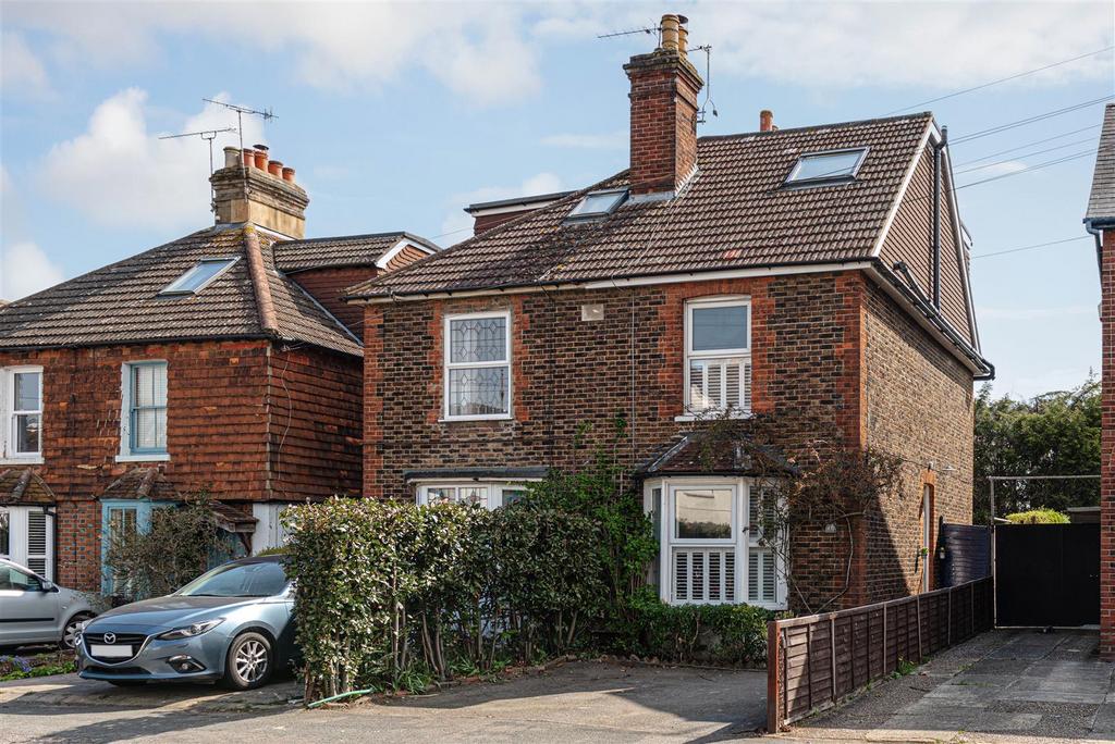 Earlswood Road, Redhill 3 bed house for sale £550,000