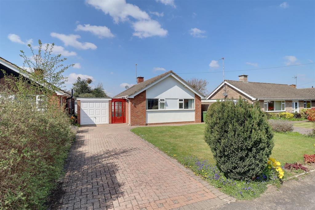 Southfield Close, Cheltenham 2 bed detached bungalow for sale £450,000