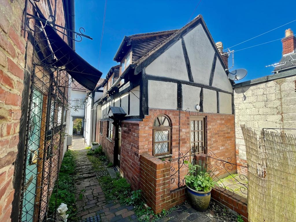 The Homend, Ledbury, HR8 2 bed semidetached house for sale £215,000