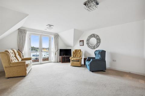 1 bedroom apartment for sale, Trinity Place, Beaumont Way, Hazlemere, High Wycombe, , HP15 7EG