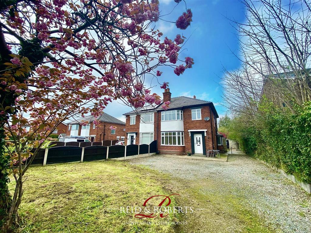 Holt Road, Wrexham 3 bed semidetached house for sale £240,000