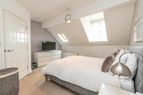 20 Riding Close, Sale, M33 2ZP