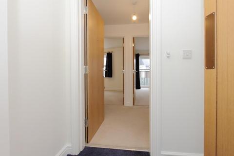 2 bedroom flat to rent, Steynings House, Salisbury