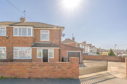 3 bedroom semi-detached house for sale - Tansey Green Road, Brierley Hill, DY5 4TJ