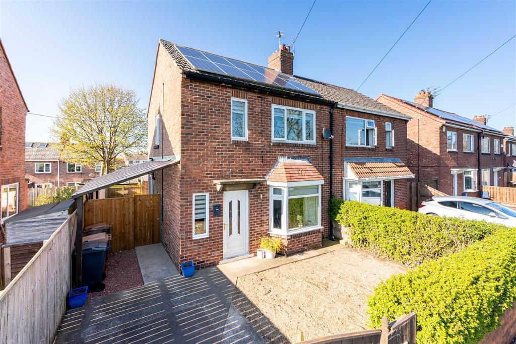 Love Avenue, Dudley, Cramlington 2 bed semidetached house for sale £