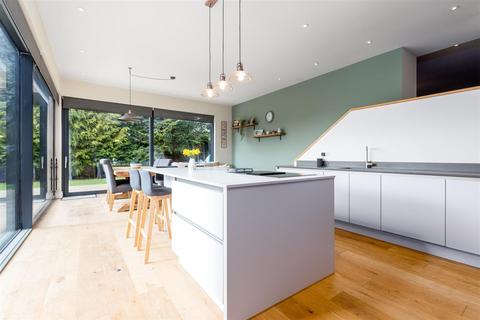 4 bedroom semi-detached house for sale - Water Brook View, Woodstock OX20