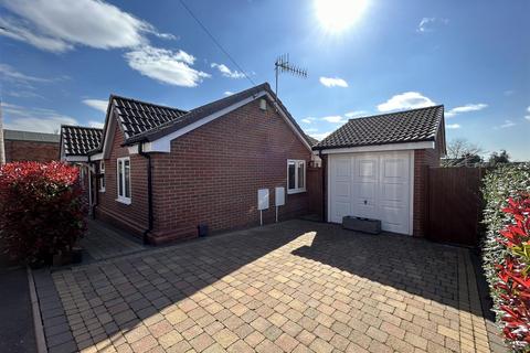 14 Conway Avenue, Oldbury, B68 9NS