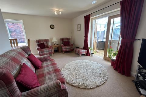 14 Conway Avenue, Oldbury, B68 9NS
