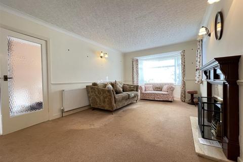 21 Hackness Drive, Scarborough, YO12 5SB