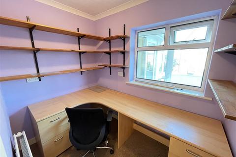 21 Hackness Drive, Scarborough, YO12 5SB