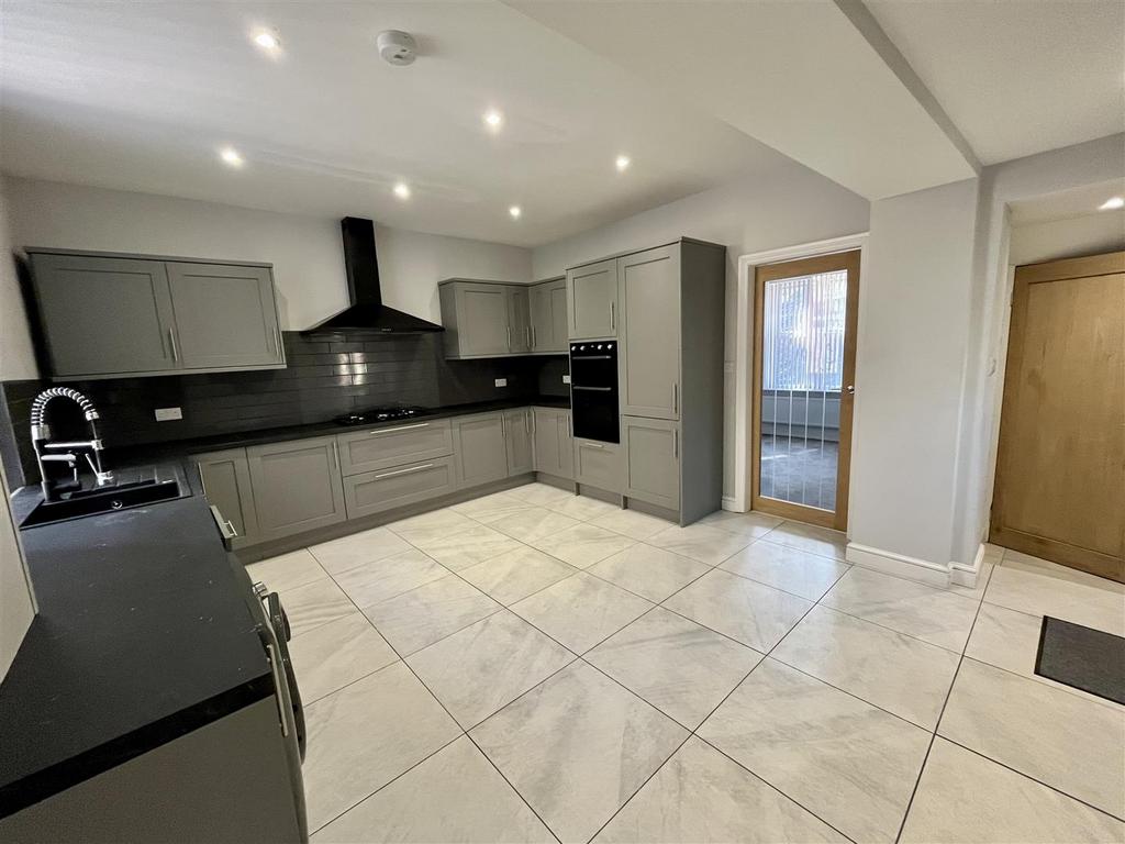 Ogden Lane, Brighouse 2 bed end of terrace house for sale £153,995