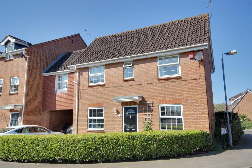 Elloughtonthorpe Way, Brough 4 bed link detached house for sale £270,000