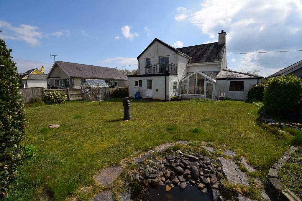 Morfa Bychan, Porthmadog 3 bed detached house for sale £379,950