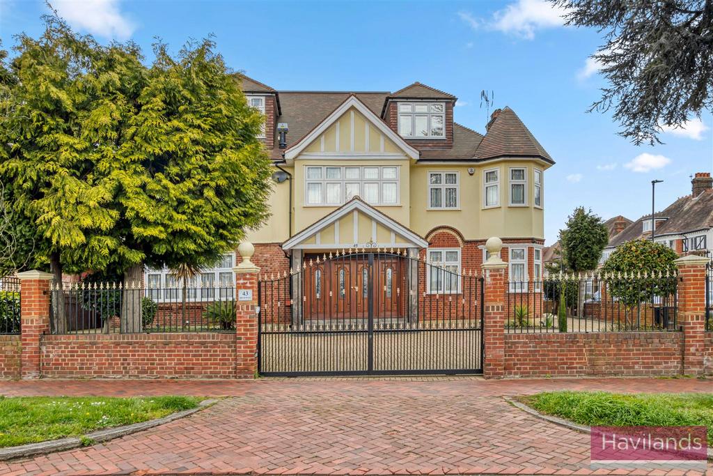 Broad Walk, Winchmore Hill, N21 8 bed detached house for sale £4,500,000