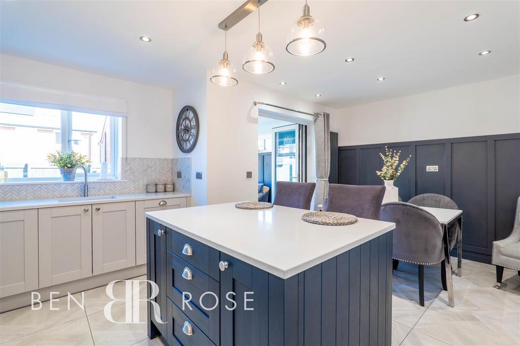 Stansfield Drive, Euxton, Chorley 4 bed detached house £349,995