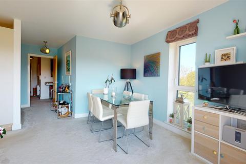 Flat 15, Bessemer Lodge, 15 Ada Walk, Oakgrove, Milton Keynes, MK10 9SW