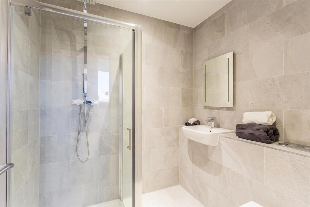 0611201814 SMITH Show Flat, Flat 16 Towergate Hous