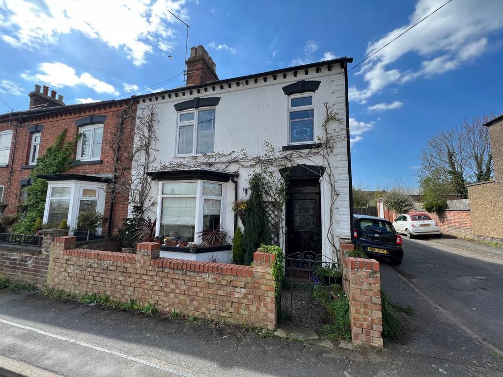 North Road, Earls Barton, Northamptonshire NN6 4 bed end of terrace