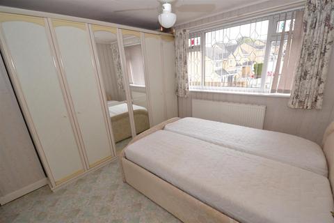 40 Bartle Lane, Bradford, BD7 4QA