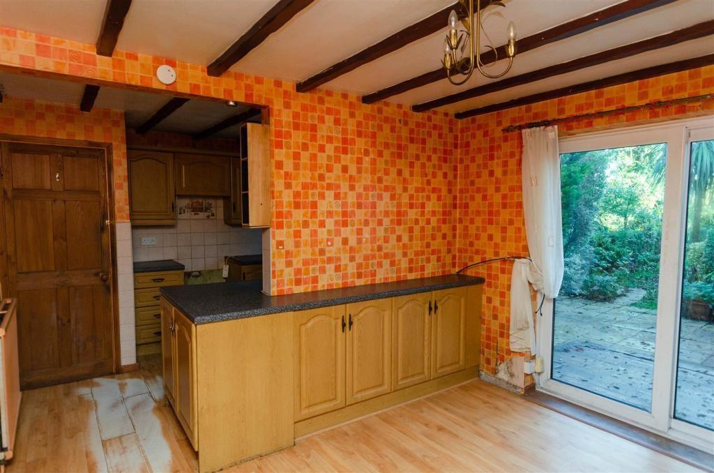 Kelk Villas, Welwick, Hull, HU12 3 bed terraced house £128,000