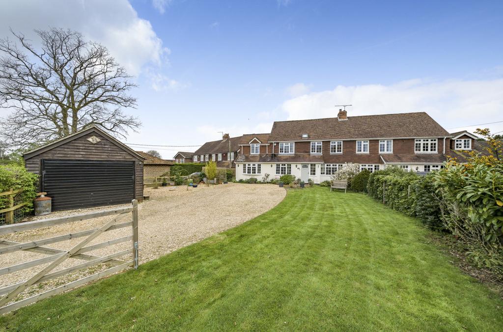 Blackberry Lane, Four Marks, Alton, Hampshire 4 bed semidetached house