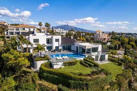 5 bedroom villa, Los Flamingos Golf, Benahavis, Malaga