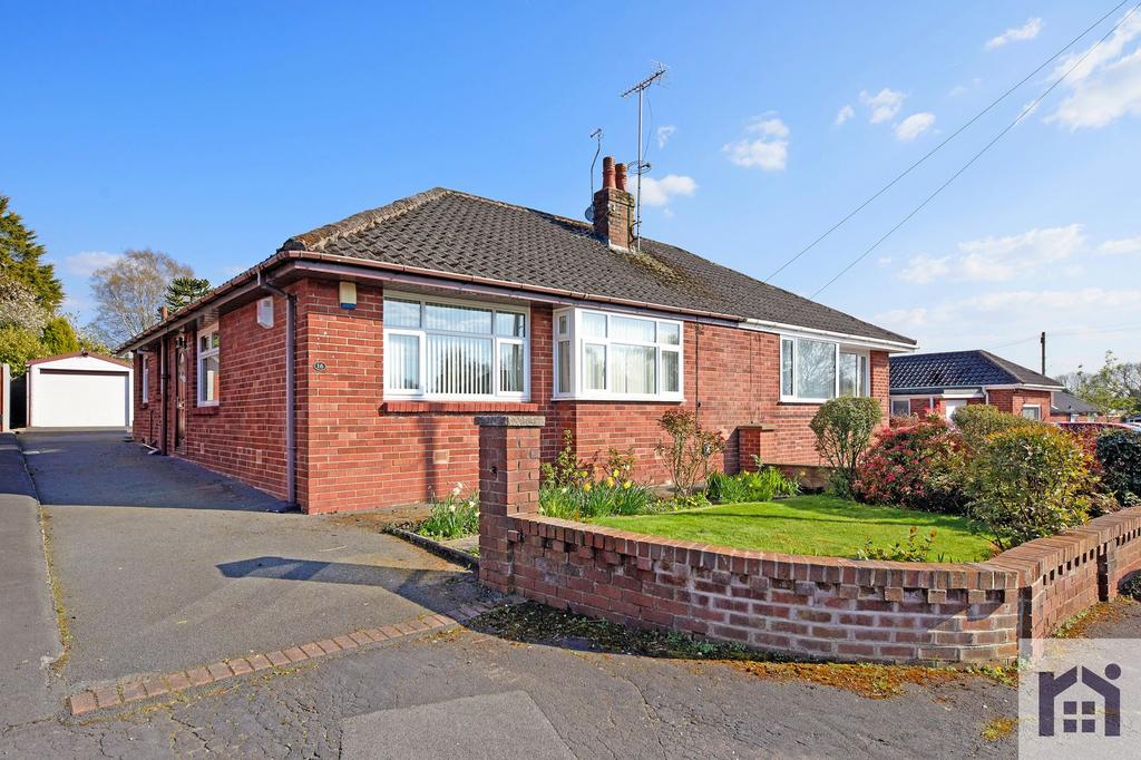 Lune Drive, Leyland, PR25 5SX 4 bed semi-detached bungalow for sale - £ ...