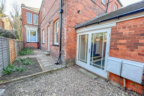 2 bedroom maisonette for sale, Queens Parade, Grimsby, North East Lincs, DN31