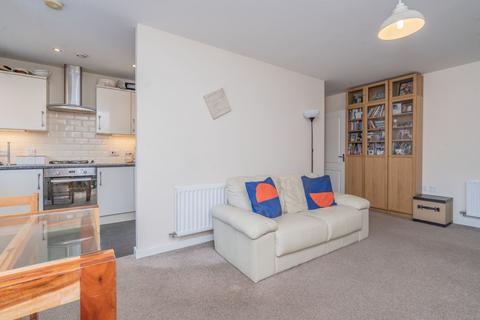 2 bedroom apartment for sale - Dunlin House, Fenny Stratford, Milton Keynes MK2