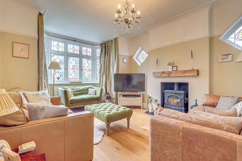 38 Braemar Crescent, Leigh-on-sea, SS9 3RL