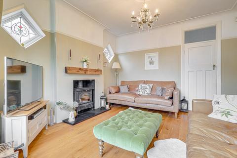 38 Braemar Crescent, Leigh-on-sea, SS9 3RL