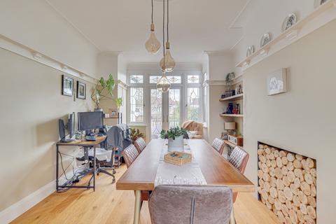38 Braemar Crescent, Leigh-on-sea, SS9 3RL