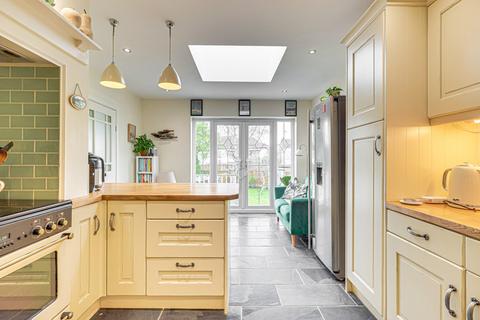38 Braemar Crescent, Leigh-on-sea, SS9 3RL