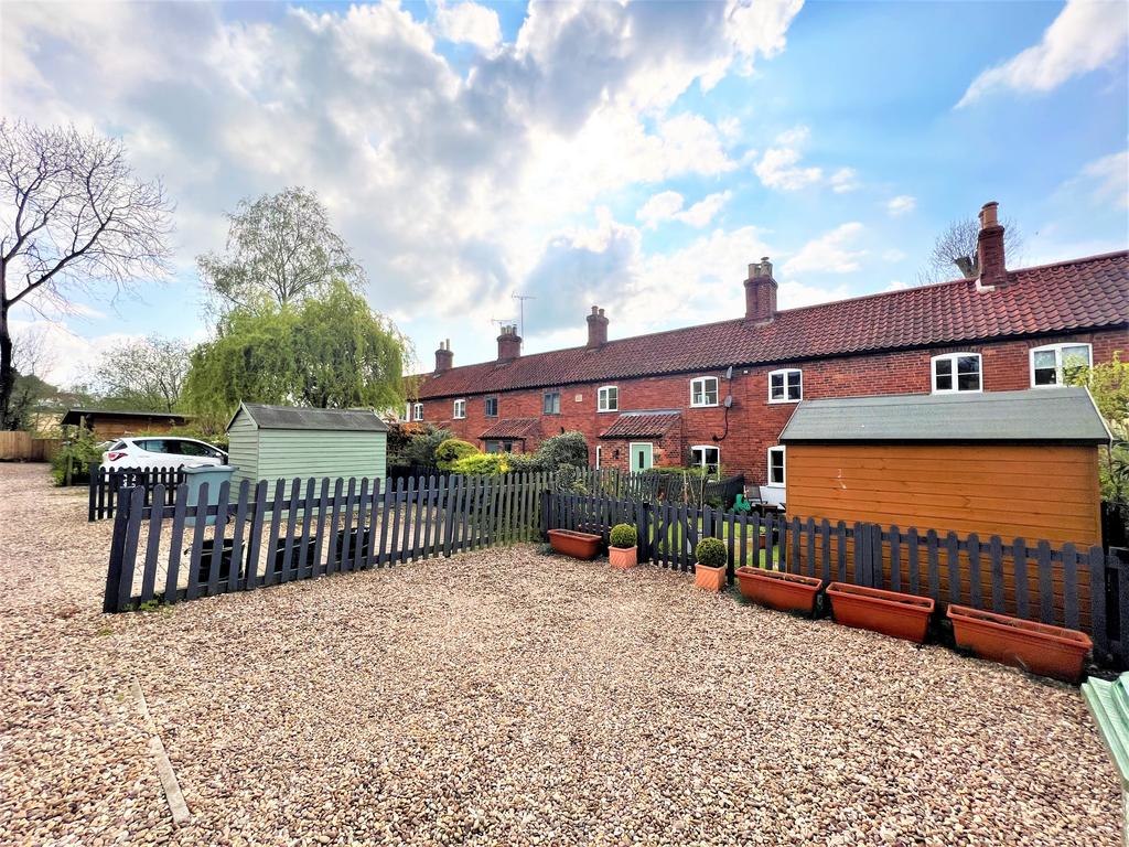 New Row, Fulbeck, NG32 2 bed terraced house for sale £175,000
