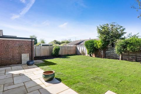 2 Halifax Close, Wellesbourne, Warwick, CV35 9LD