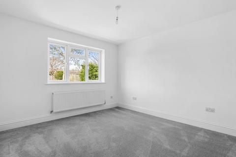 2 Halifax Close, Wellesbourne, Warwick, CV35 9LD
