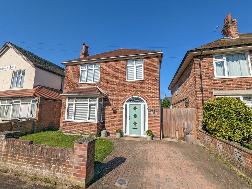 Glentworth Crescent, Skegness, PE25 3 bed detached house for sale £229,950