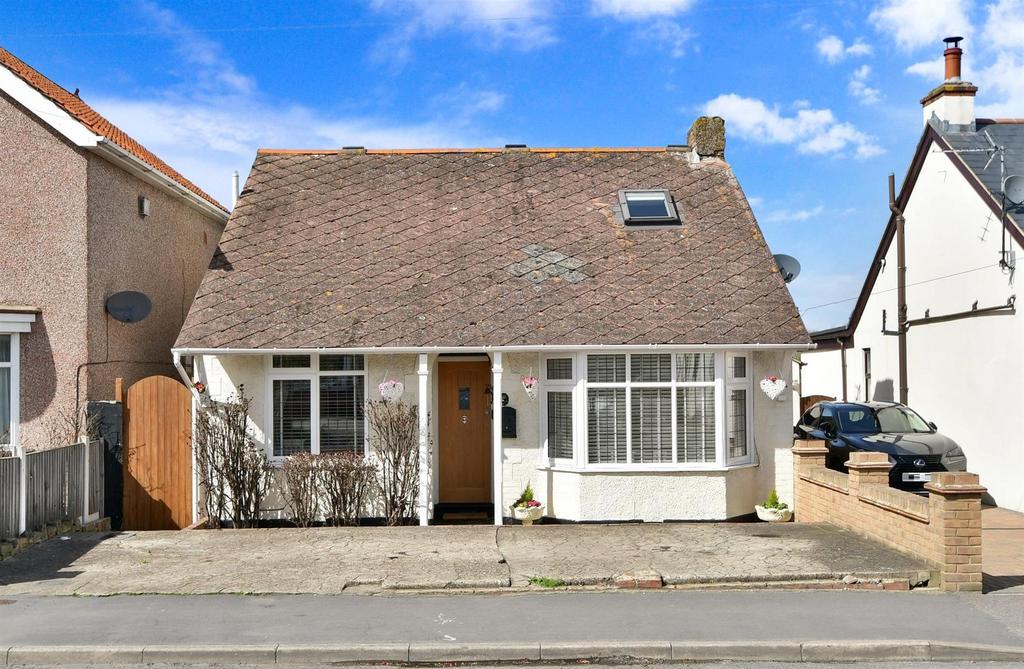 Queenborough Road, Halfway, Sheerness, Kent 5 bed bungalow for sale £