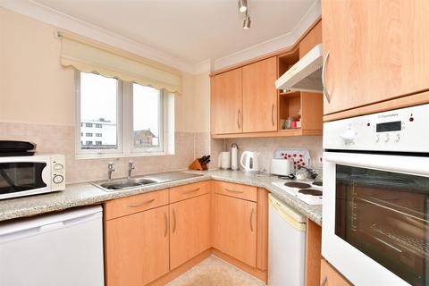 2 bedroom flat for sale, Massetts Road, Horley, Surrey