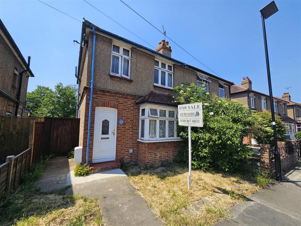 Shaftesbury Avenue, Feltham 2 bed semidetached house for sale £389,950